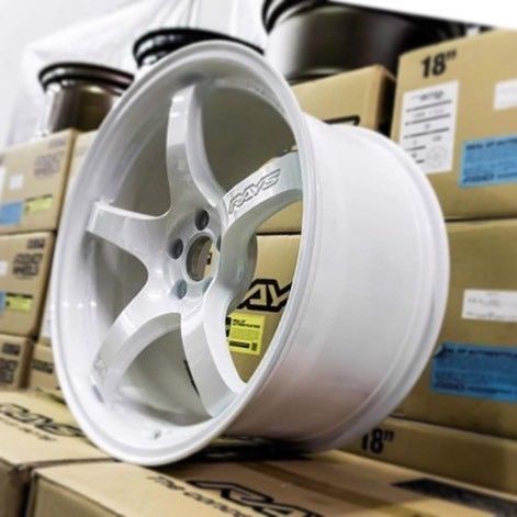 Gram Lights 57CR 18x9.5 5x114.3 +38 Ceramic White Pearl Wheel - Universal